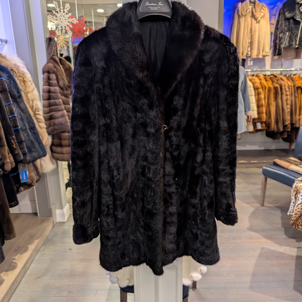 Elegant Black Mink Fur Coat